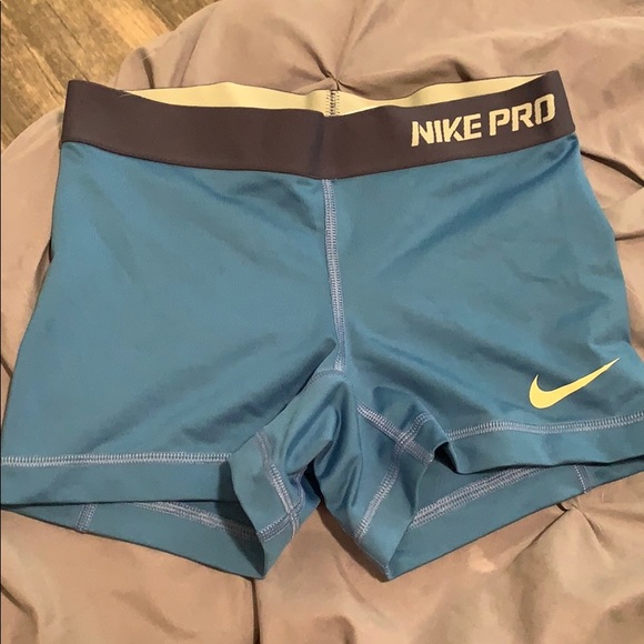 Nike Pants - Compression shorts Nike Pants - Compression shorts